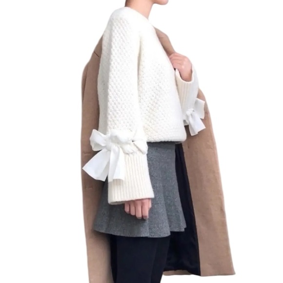 Club Monaco XS Cream Tie Sleeves Sweater - Picture 4 of 12